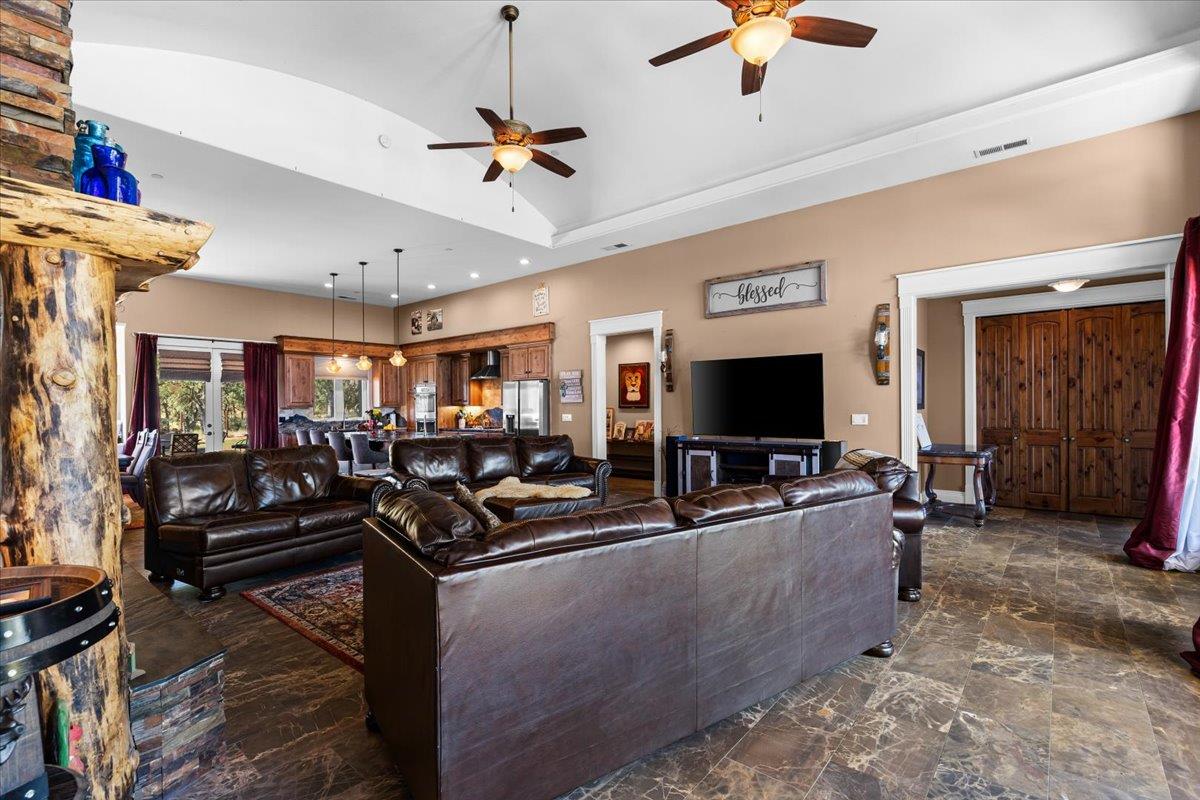 Detail Gallery Image 16 of 97 For 9267 7r Bar Rd, Angels Camp,  CA 95222 - 3 Beds | 3/1 Baths