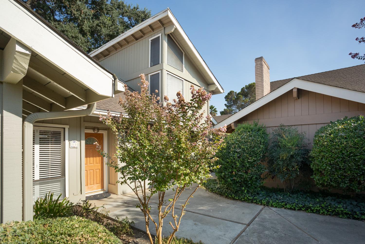 Detail Gallery Image 1 of 75 For 608 College St #11,  Woodland,  CA 95695 - 3 Beds | 2/1 Baths