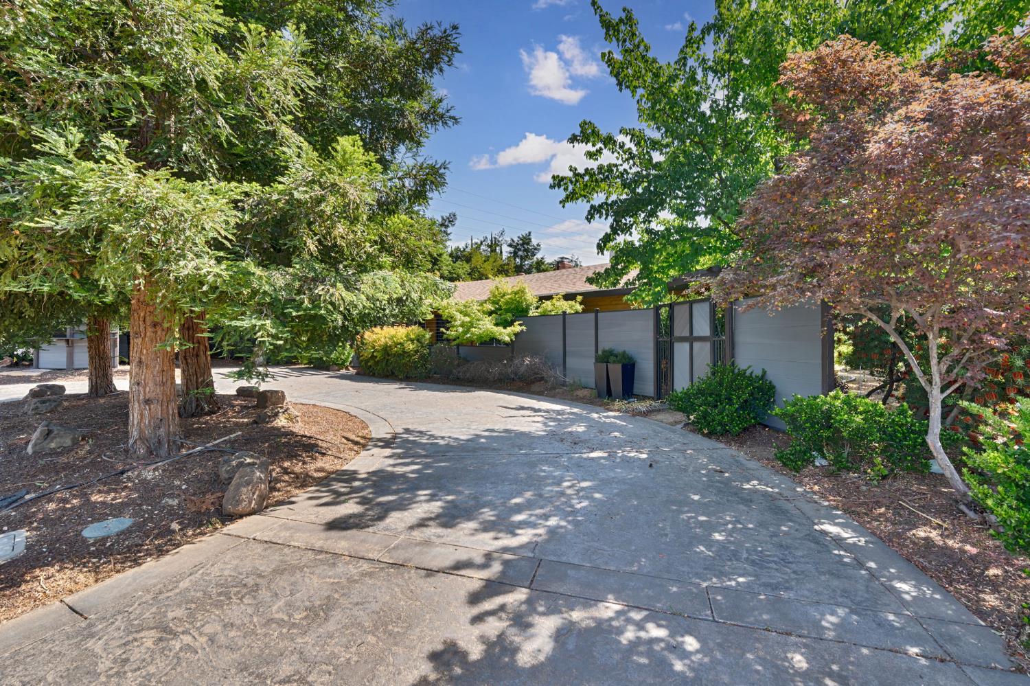 Detail Gallery Image 4 of 32 For 1660 La Playa Way, Sacramento,  CA 95864 - 3 Beds | 1 Baths