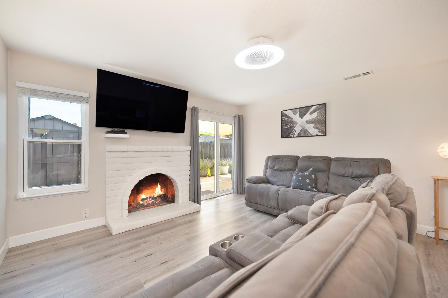 Detail Gallery Image 25 of 52 For 9548 Helio Dr, Sacramento,  CA 95827 - 3 Beds | 2 Baths