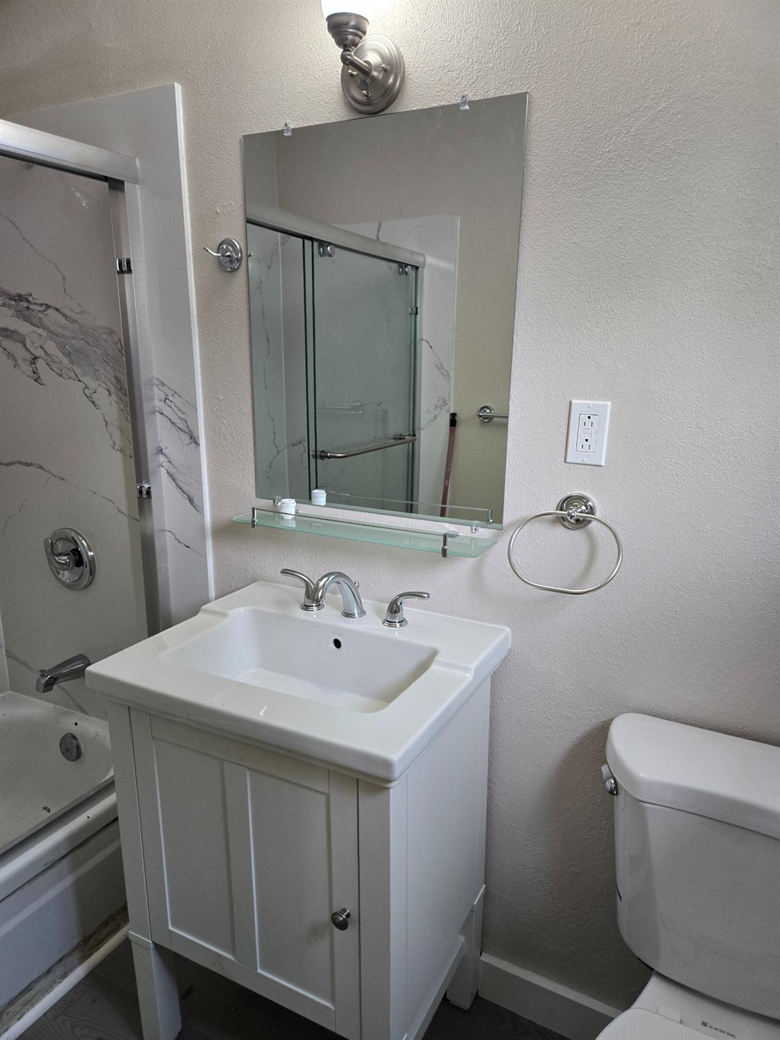 Detail Gallery Image 9 of 10 For 1036 N 1036 N Sutter St St #1,  Stockton,  CA 95202 - 1 Beds | 1 Baths