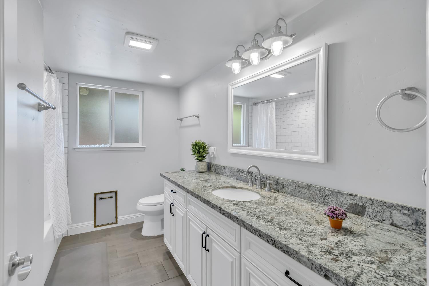 Detail Gallery Image 28 of 94 For 590 Kevington Ct, Sacramento,  CA 95864 - 4 Beds | 3/1 Baths