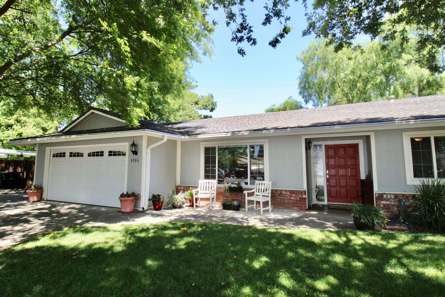 Lansdowne Court, Elk Grove, California image 2
