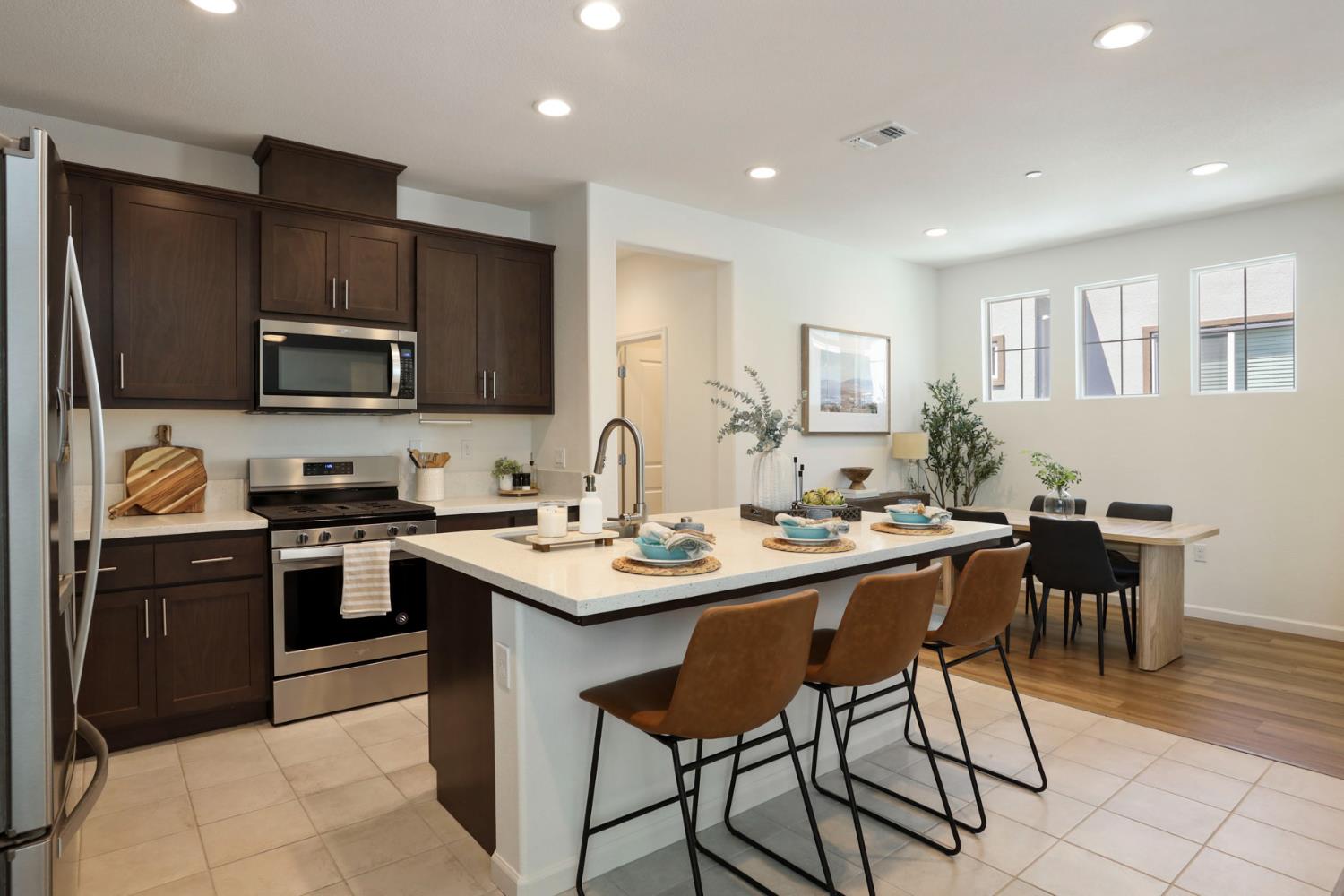 Detail Gallery Image 15 of 54 For 17481 Nightshore Dr, Lathrop,  CA 95330 - 3 Beds | 2 Baths