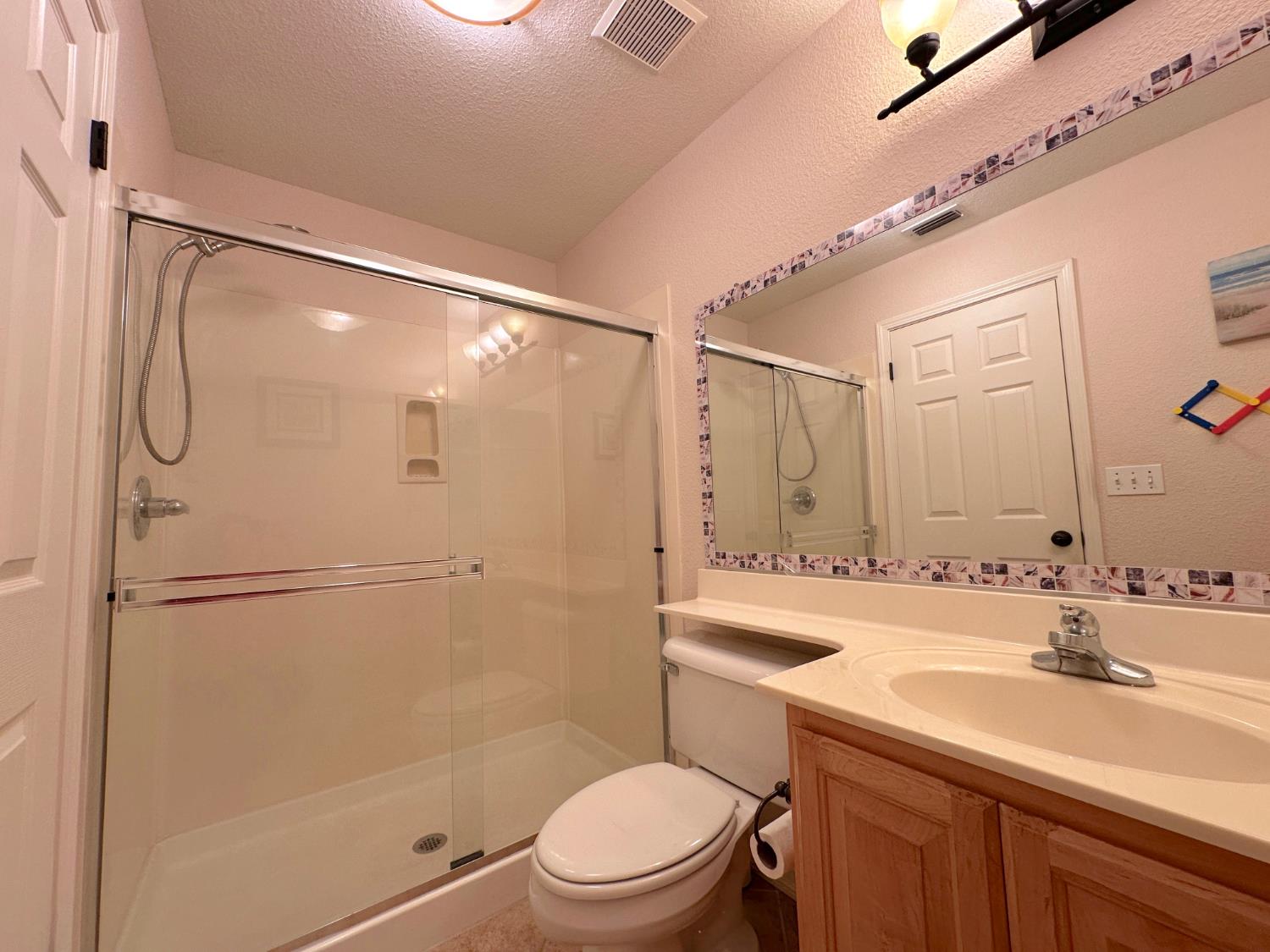 Detail Gallery Image 14 of 35 For 6337 Brook Hollow Cir, Stockton,  CA 95219 - 5 Beds | 3 Baths