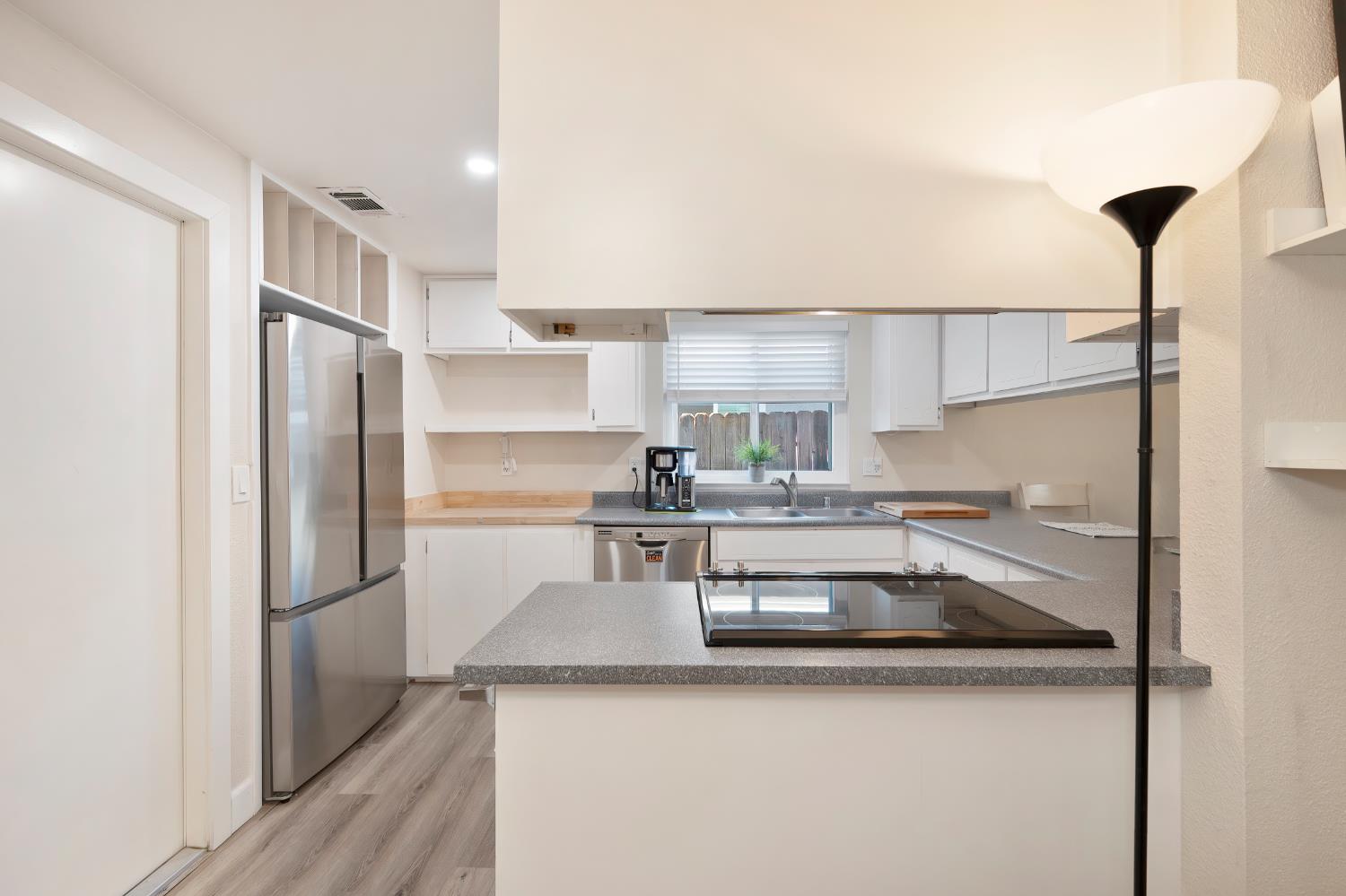 Detail Gallery Image 18 of 52 For 9548 Helio Dr, Sacramento,  CA 95827 - 3 Beds | 2 Baths