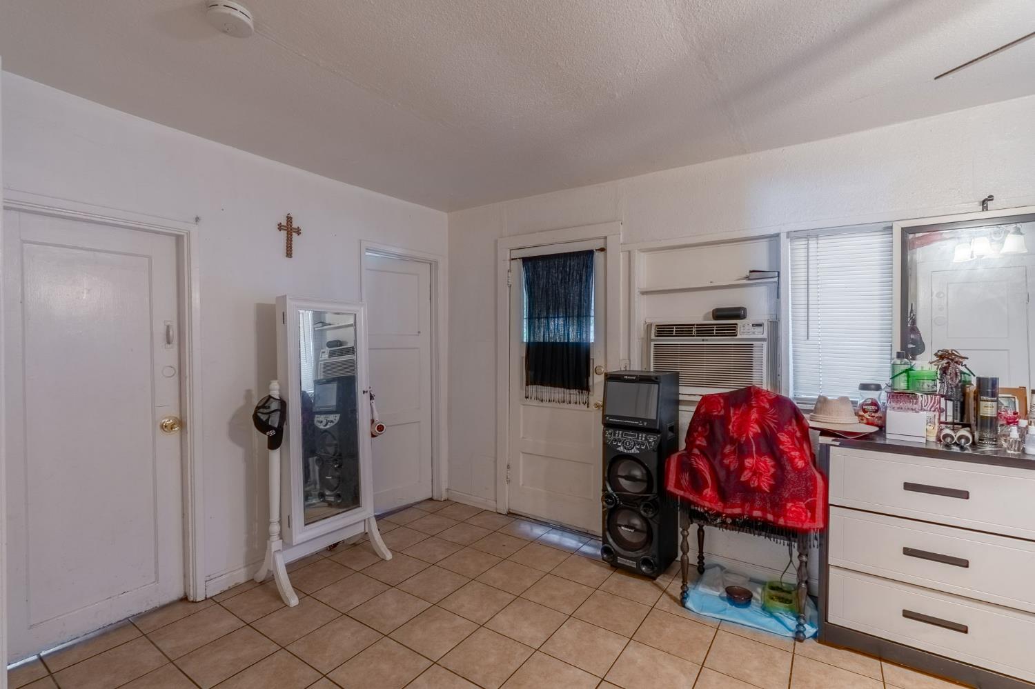 Detail Gallery Image 10 of 17 For 425 Ryder Way, Modesto,  CA 95351 - 3 Beds | 1/1 Baths