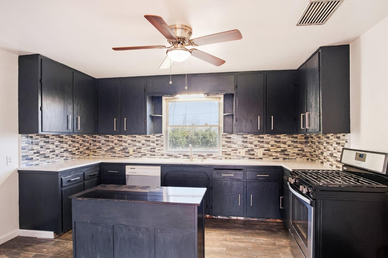 Detail Gallery Image 10 of 31 For 1224 N Central Ave, Modesto,  CA 95351 - 2 Beds | 2 Baths