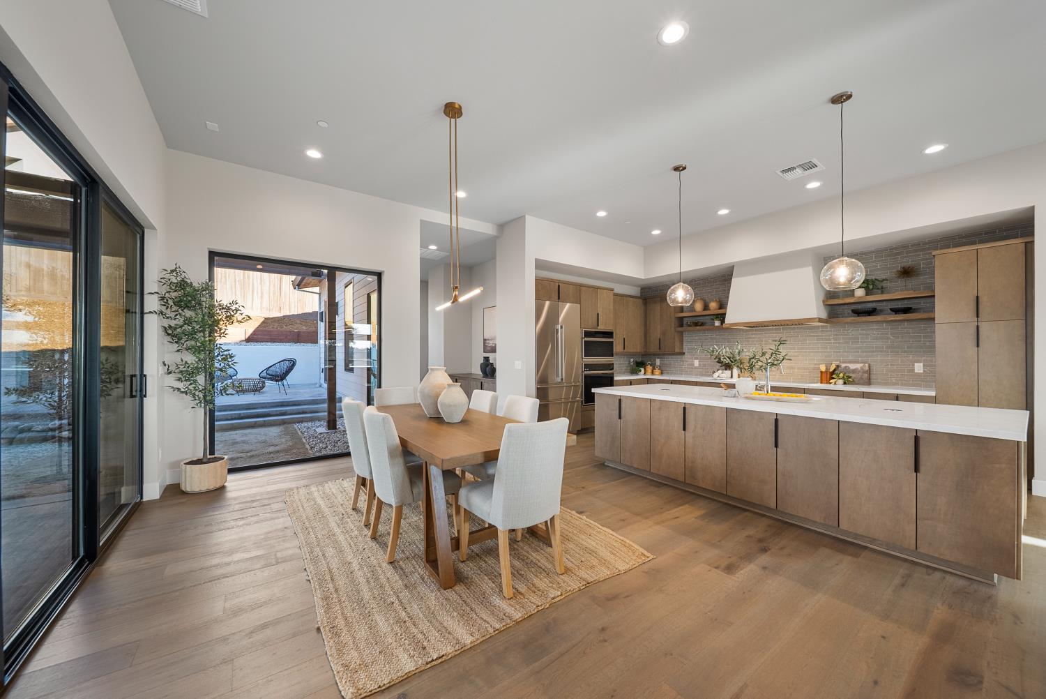 Detail Gallery Image 26 of 39 For 1700 Ridgeview Cir, Auburn,  CA 95603 - 4 Beds | 3/1 Baths