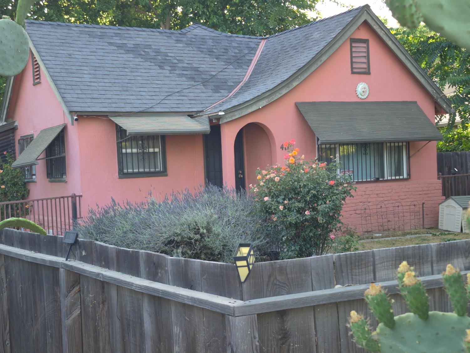 Detail Gallery Image 2 of 8 For 417 Kerr Ave, Modesto,  CA 95354 - 2 Beds | 1 Baths