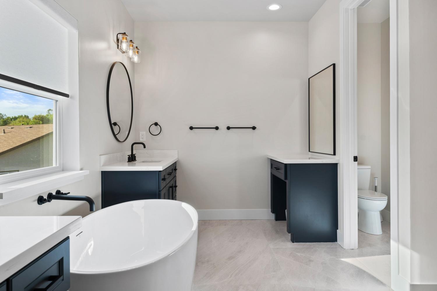 Detail Gallery Image 39 of 51 For 4020 Della Ct, Rocklin,  CA 95677 - 4 Beds | 2/1 Baths