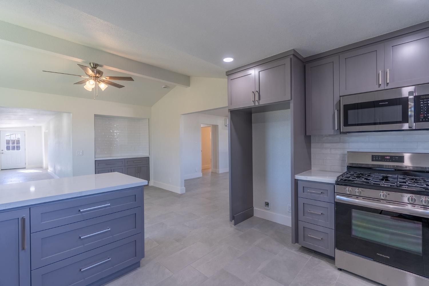 Detail Gallery Image 10 of 30 For 4112 Anna Ave, Keyes,  CA 95328 - 3 Beds | 3 Baths