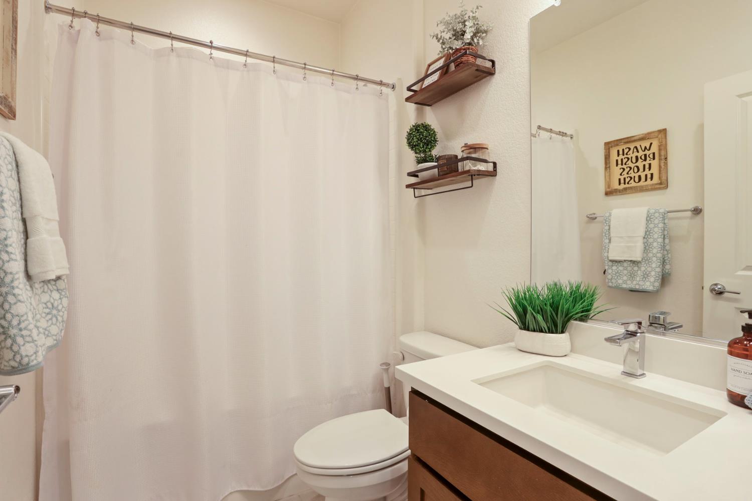 Detail Gallery Image 33 of 54 For 17481 Nightshore Dr, Lathrop,  CA 95330 - 3 Beds | 2 Baths