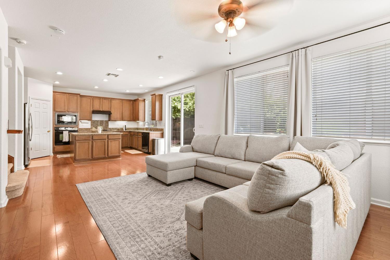 Detail Gallery Image 14 of 48 For 1177 Waverton Ln, Lincoln,  CA 95648 - 4 Beds | 2/1 Baths