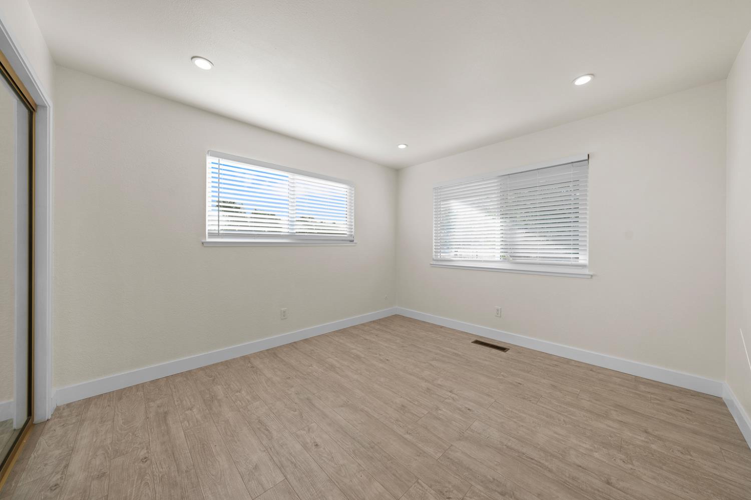 Detail Gallery Image 20 of 62 For 8651 Bader Rd, Elk Grove,  CA 95624 - 3 Beds | 2 Baths