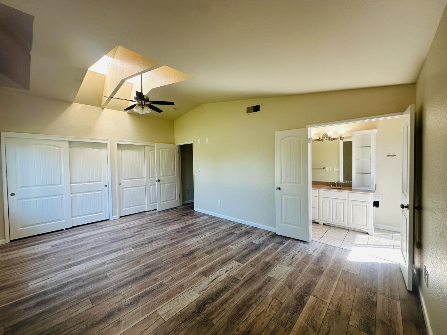 Detail Gallery Image 16 of 41 For 553 Manor Oak Pl, Manteca,  CA 95336 - 4 Beds | 3 Baths