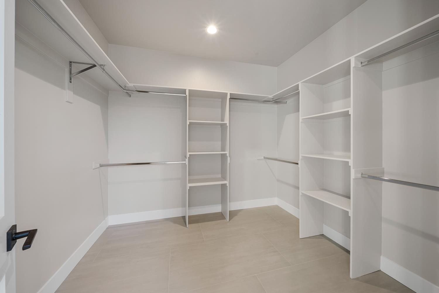 Detail Gallery Image 31 of 39 For 1700 Ridgeview Cir, Auburn,  CA 95603 - 4 Beds | 3/1 Baths