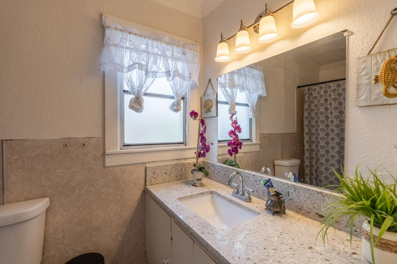 Detail Gallery Image 14 of 17 For 425 Ryder Way, Modesto,  CA 95351 - 3 Beds | 1/1 Baths