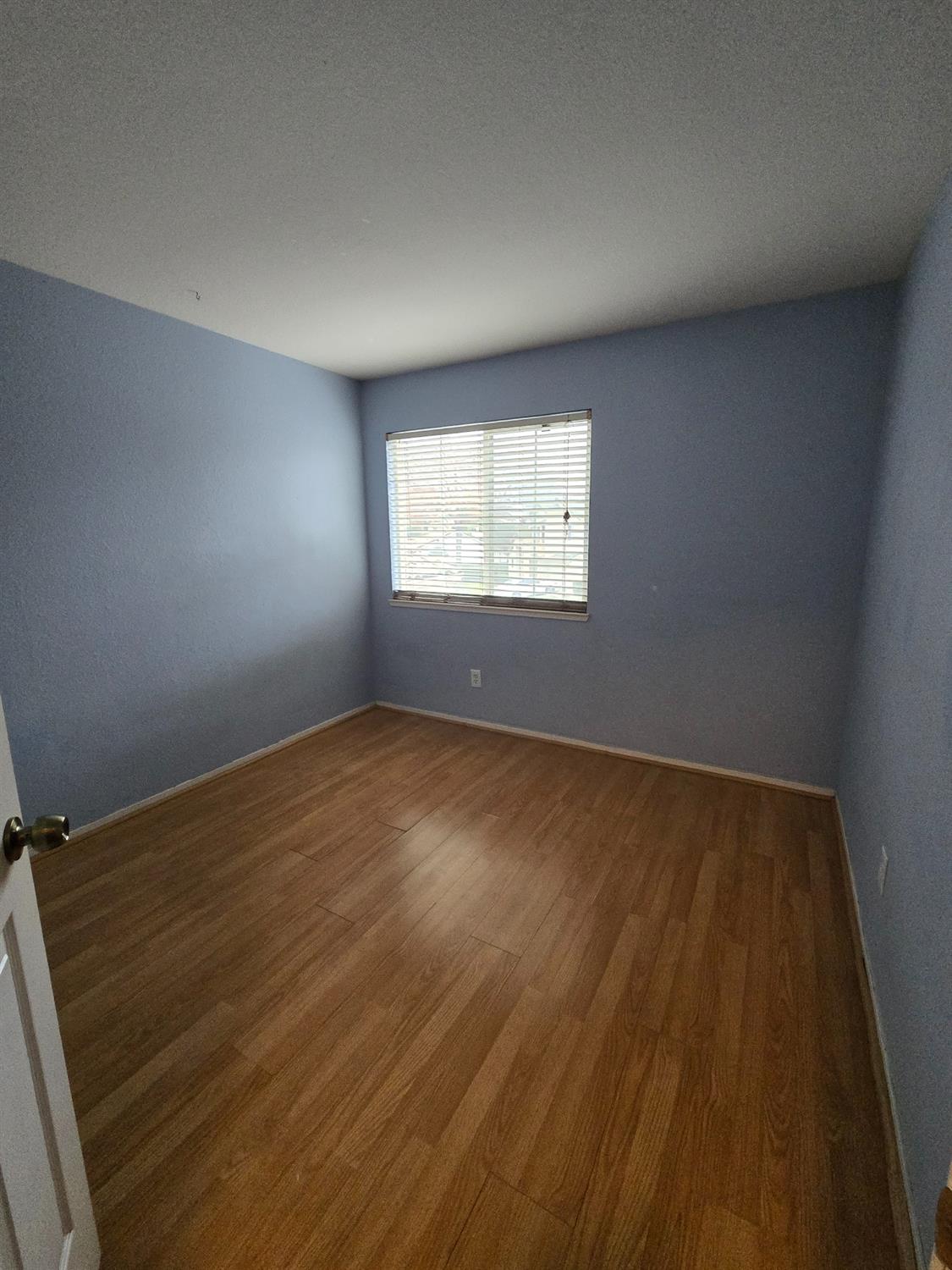 Detail Gallery Image 22 of 49 For 3634 Whispering Creek Cir, Stockton,  CA 95219 - 3 Beds | 2/1 Baths