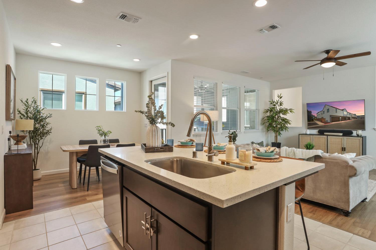 Detail Gallery Image 19 of 54 For 17481 Nightshore Dr, Lathrop,  CA 95330 - 3 Beds | 2 Baths