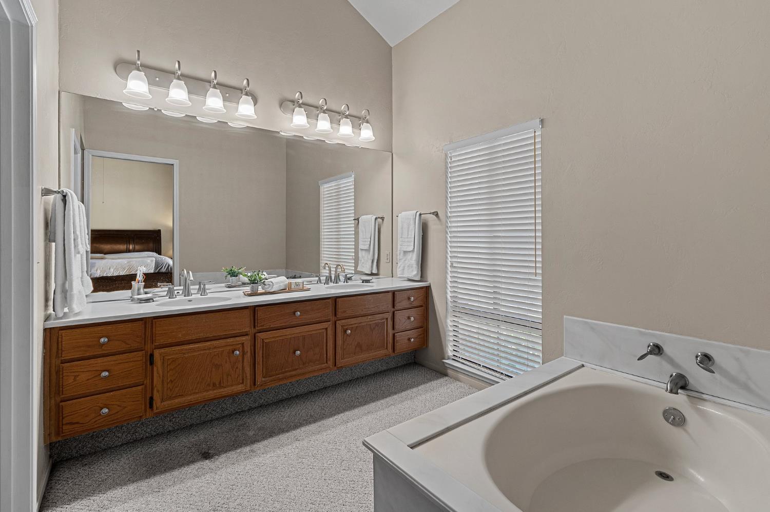 Detail Gallery Image 19 of 28 For 290 W Rumble Rd a,  Modesto,  CA 95350 - 2 Beds | 2 Baths