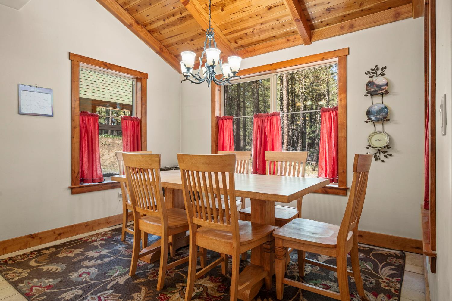 Detail Gallery Image 9 of 36 For 75 Pine Knoll Ct, Portola,  CA 96122 - 2 Beds | 2 Baths