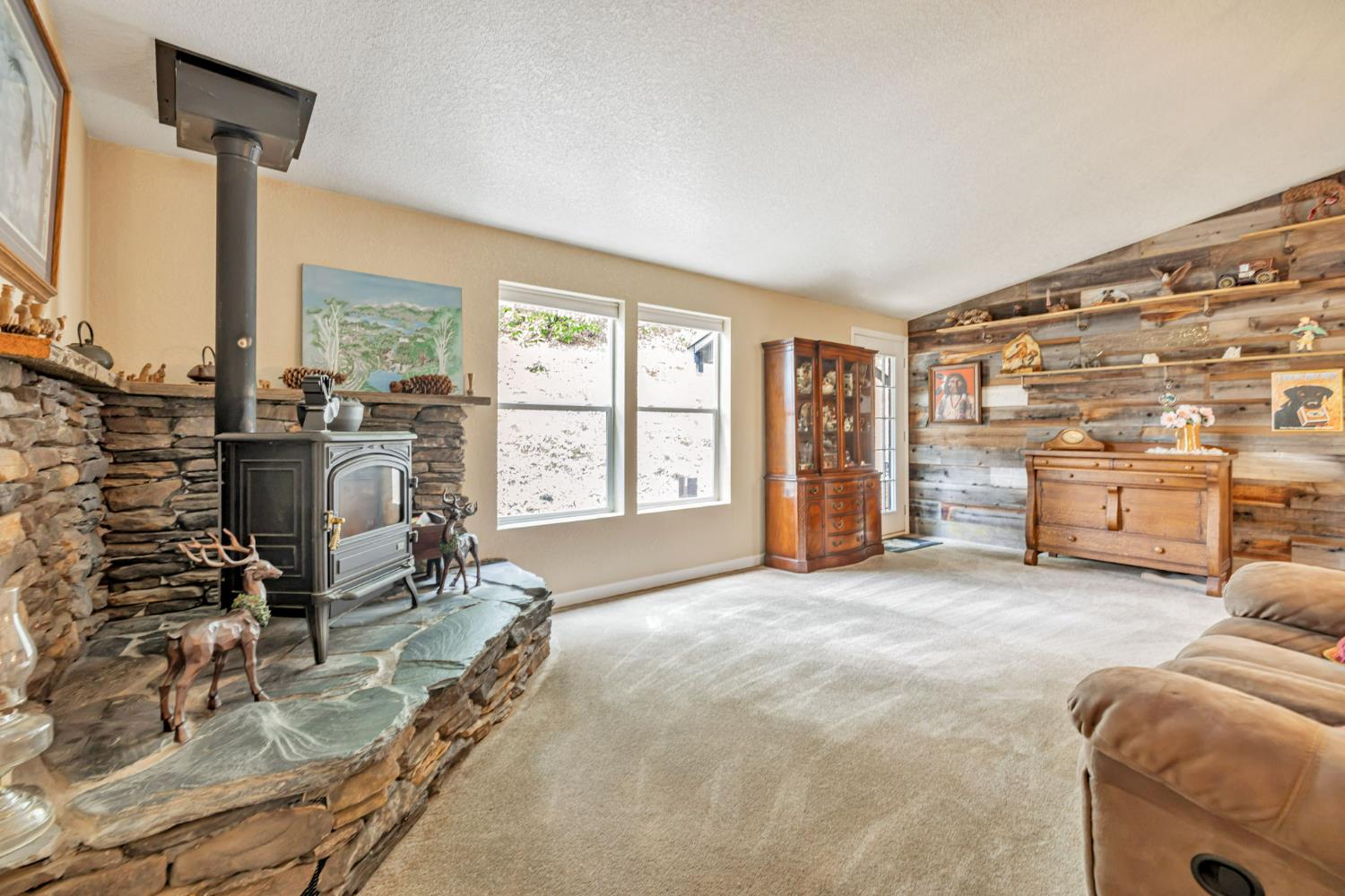Detail Gallery Image 16 of 61 For 3335 Gas Canyon Ct, Foresthill,  CA 95631 - 5 Beds | 4 Baths