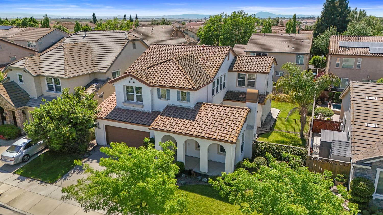 Detail Gallery Image 9 of 68 For 10305 Bridgeview Ln, Stockton,  CA 95219 - 5 Beds | 3 Baths