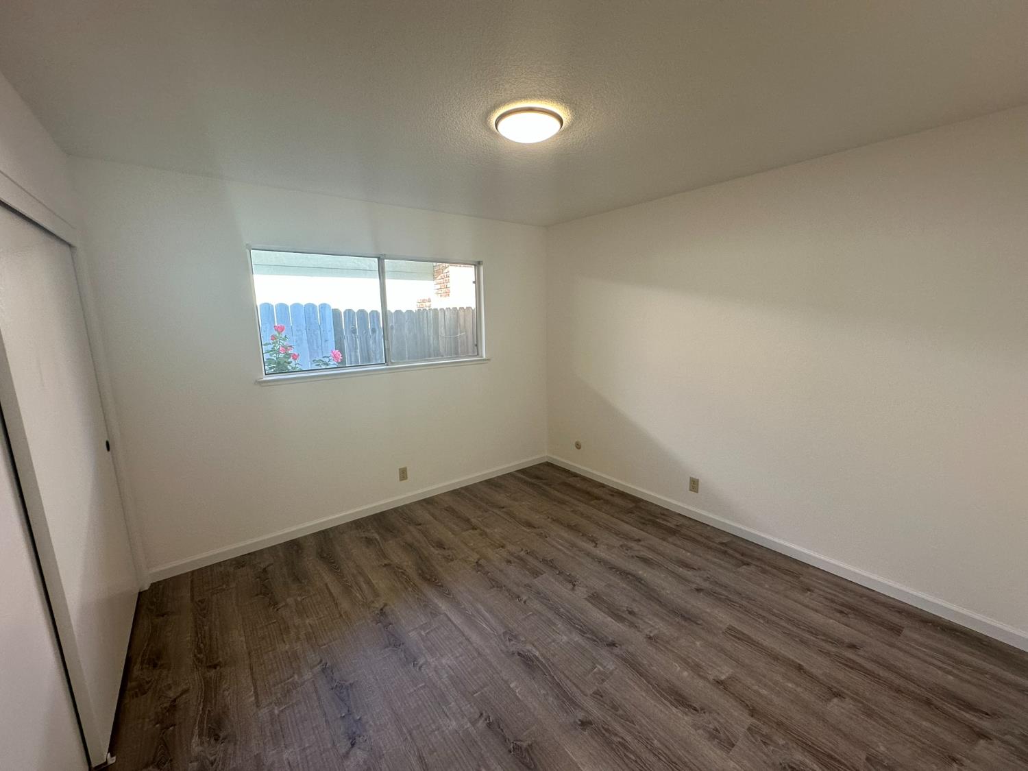 Detail Gallery Image 11 of 28 For 4408 San Ramon Dr, Davis,  CA 95618 - 4 Beds | 2/1 Baths