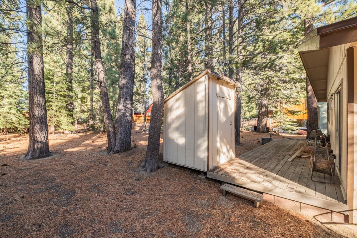 Detail Gallery Image 32 of 44 For 1644 Crystal Air Dr, South Lake Tahoe,  CA 96150 - 3 Beds | 1/1 Baths