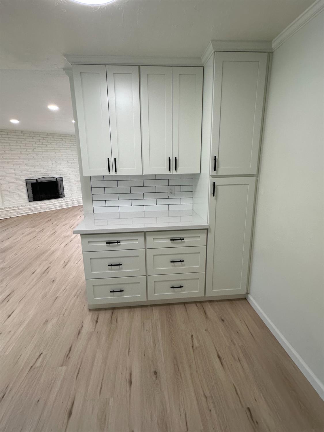 Detail Gallery Image 11 of 44 For 7969 Glenbar Way, Fair Oaks,  CA 95628 - 4 Beds | 2/1 Baths