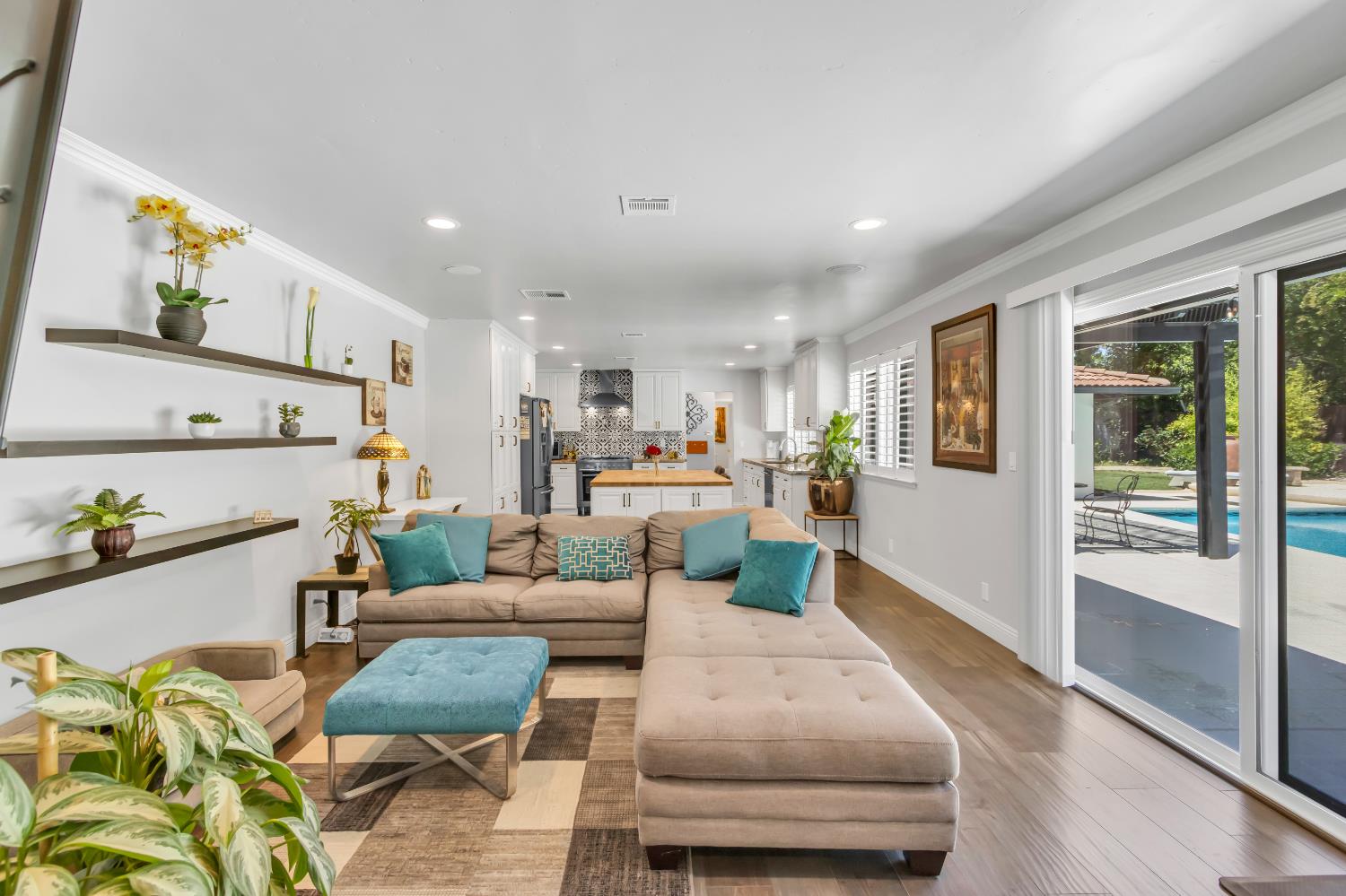 Detail Gallery Image 49 of 94 For 590 Kevington Ct, Sacramento,  CA 95864 - 4 Beds | 3/1 Baths