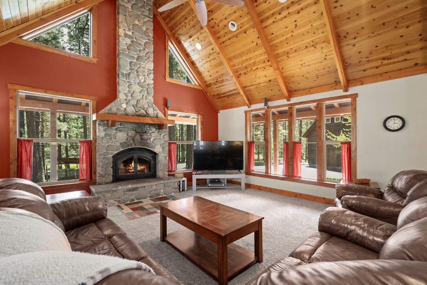 Detail Gallery Image 11 of 36 For 75 Pine Knoll Ct, Portola,  CA 96122 - 2 Beds | 2 Baths