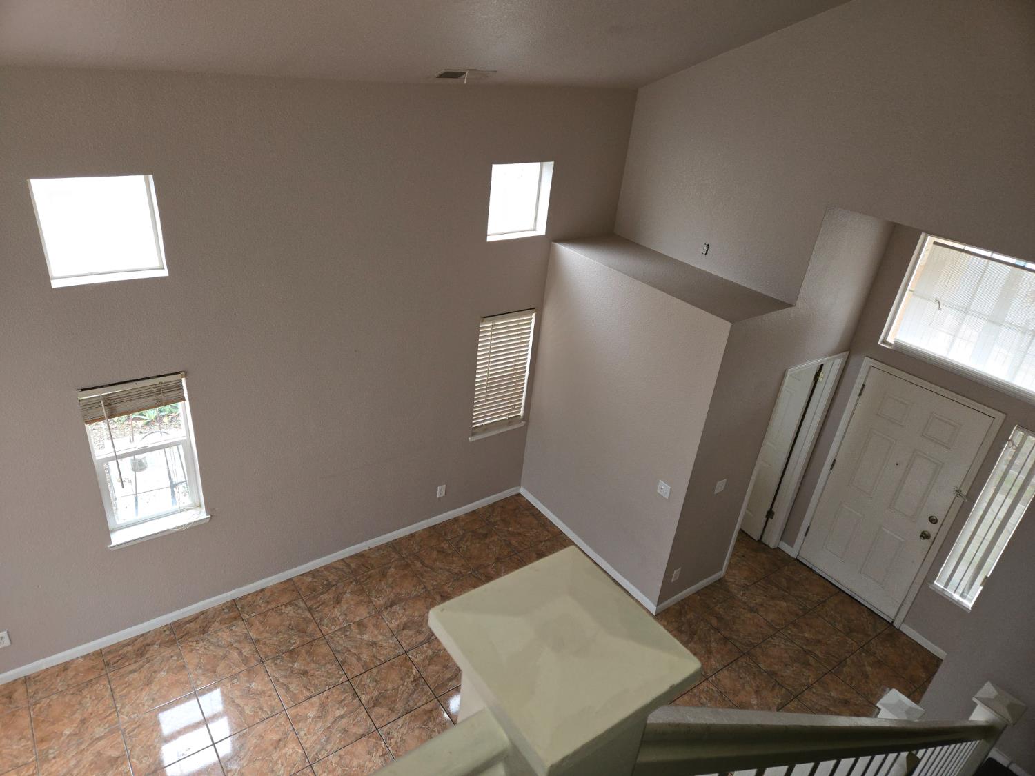 Detail Gallery Image 18 of 49 For 3634 Whispering Creek Cir, Stockton,  CA 95219 - 3 Beds | 2/1 Baths