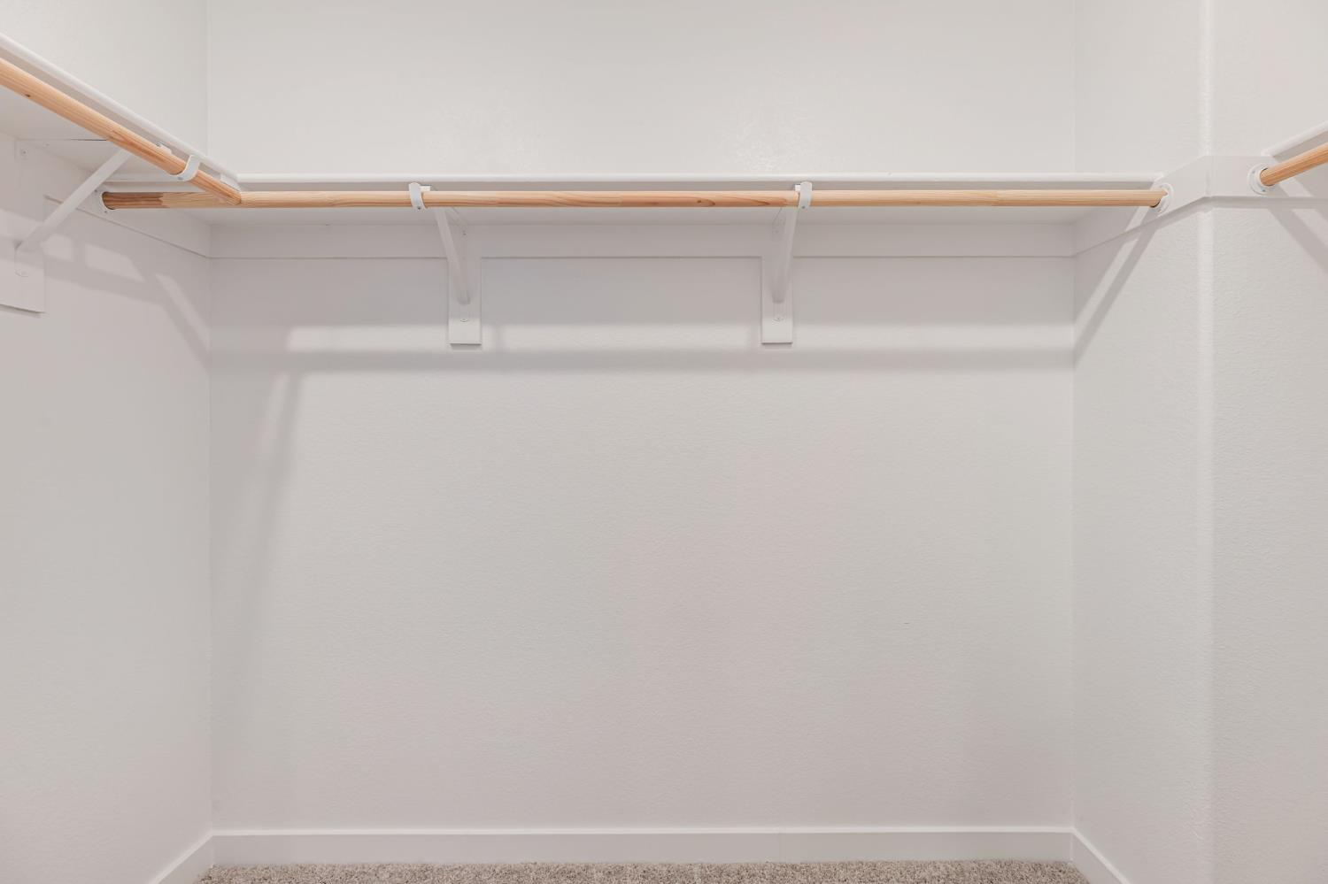 Detail Gallery Image 10 of 13 For 5272 Senesta Cir, Sacramento,  CA 95824 - 3 Beds | 2/1 Baths