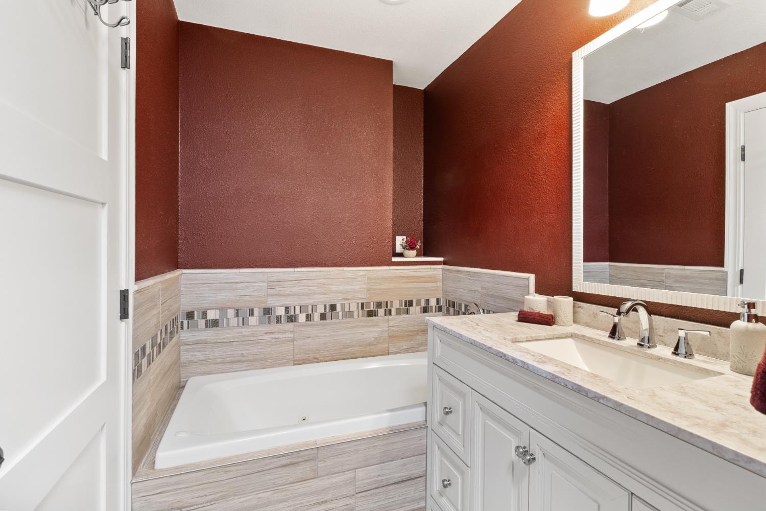 Detail Gallery Image 30 of 78 For 7332 West Ln, Granite Bay,  CA 95746 - 3 Beds | 2 Baths