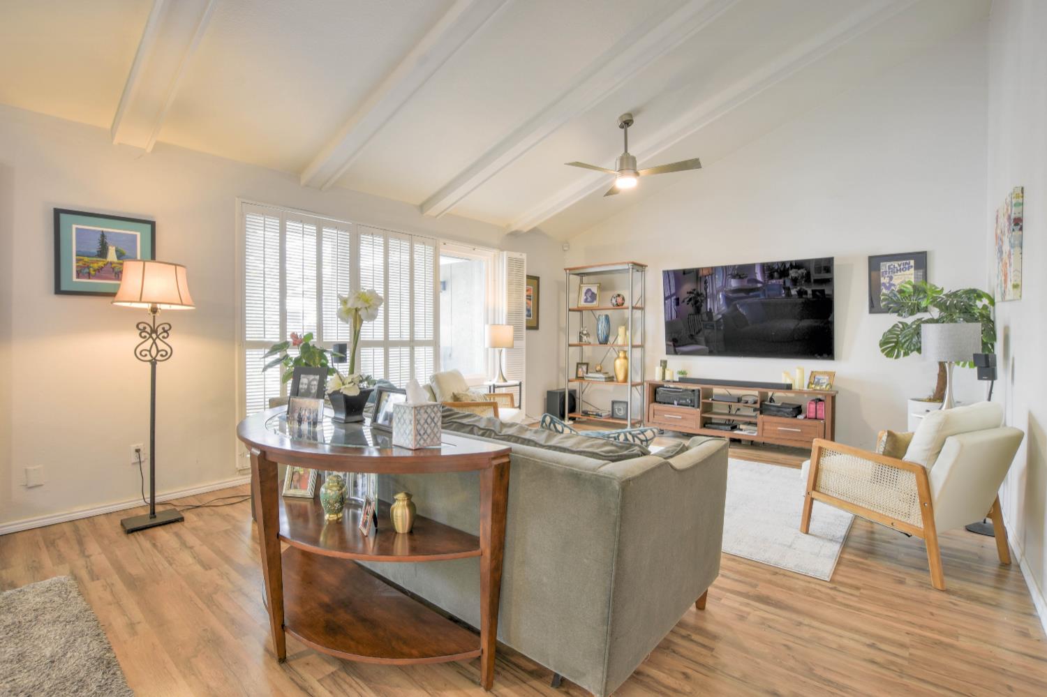Detail Gallery Image 7 of 46 For 3401 Norris Ave, Sacramento,  CA 95821 - 4 Beds | 2/1 Baths