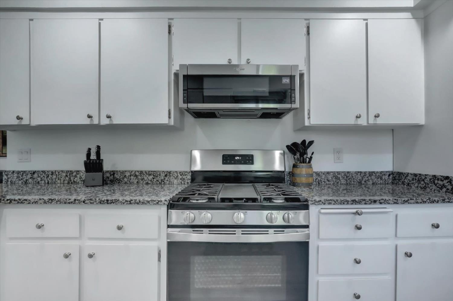 Detail Gallery Image 23 of 53 For 17730 Minnow Way, Penn Valley,  CA 95946 - 3 Beds | 2 Baths