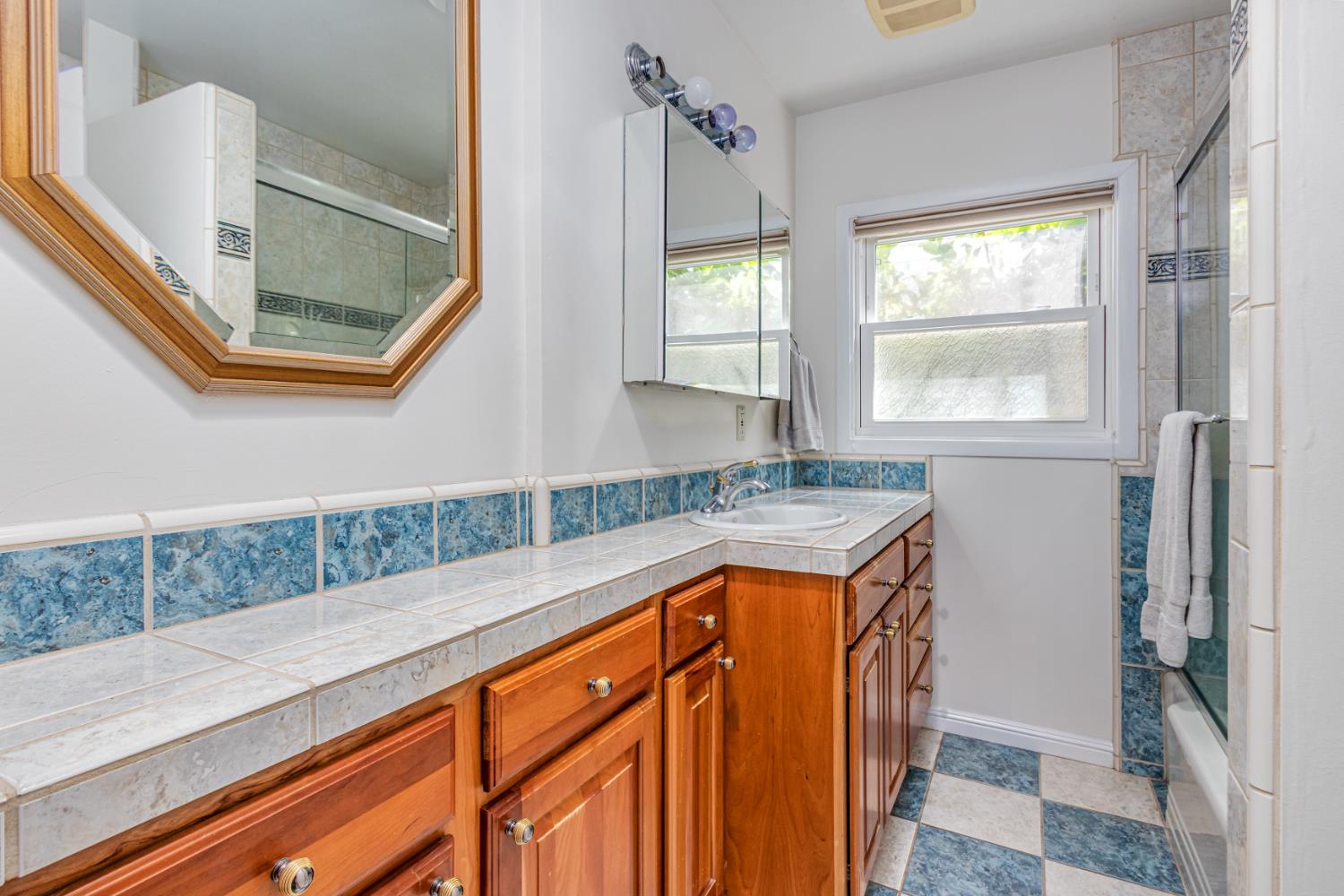 Detail Gallery Image 21 of 36 For 1229 Fitch Way, Sacramento,  CA 95864 - 3 Beds | 2 Baths