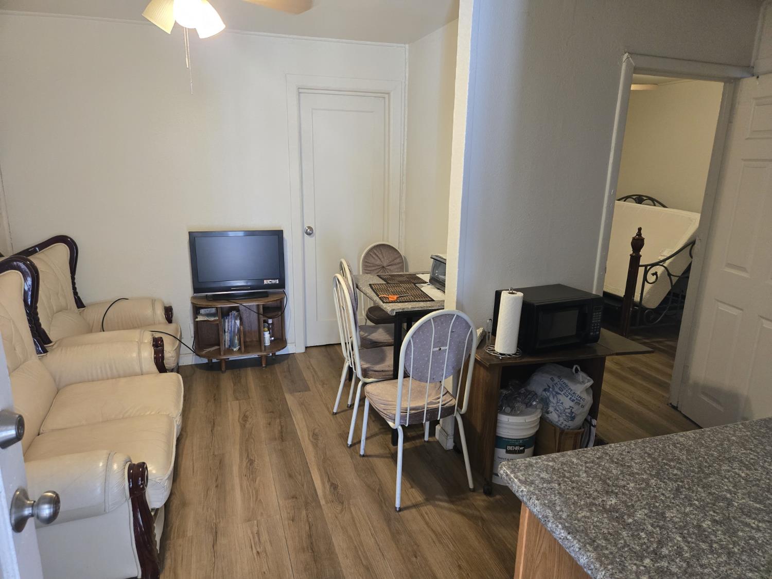 Detail Gallery Image 9 of 9 For 323 E Church St, Stockton,  CA 95203 - 3 Beds | 2 Baths