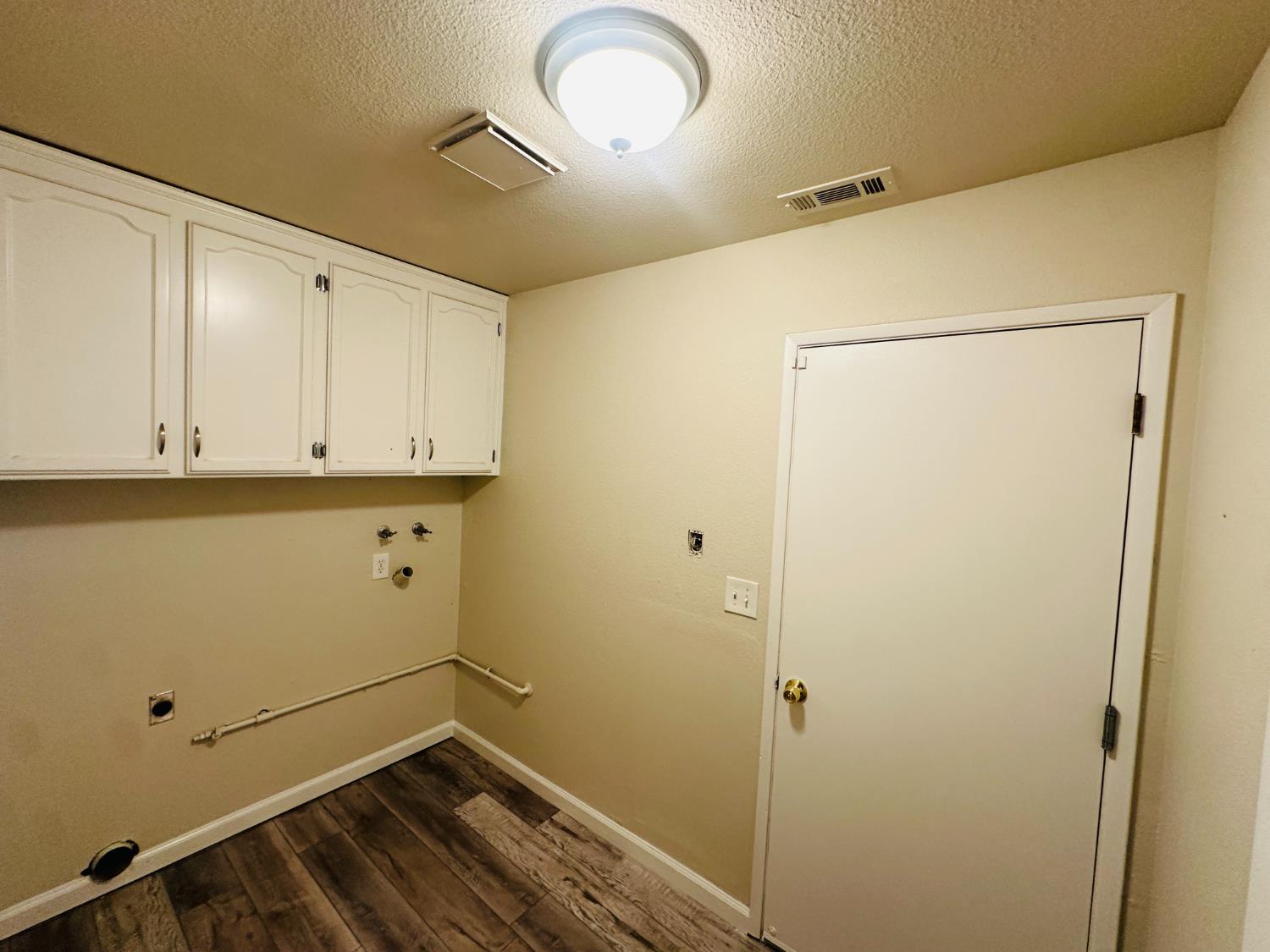 Detail Gallery Image 30 of 41 For 553 Manor Oak Pl, Manteca,  CA 95336 - 4 Beds | 3 Baths
