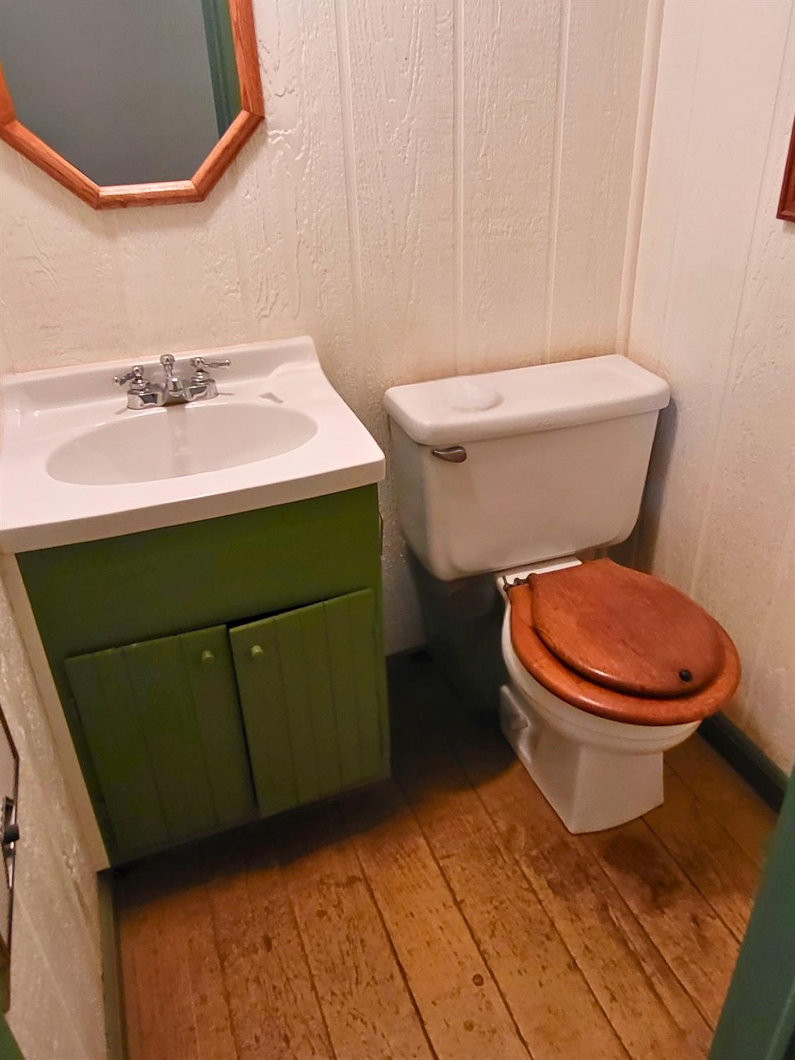 Detail Gallery Image 12 of 64 For 677 S Main Rd, Angels Camp,  CA 95222 - 3 Beds | 2/1 Baths