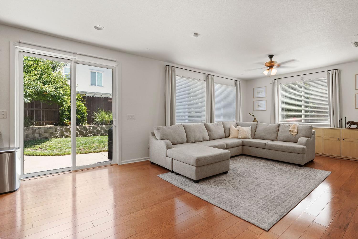 Detail Gallery Image 9 of 48 For 1177 Waverton Ln, Lincoln,  CA 95648 - 4 Beds | 2/1 Baths