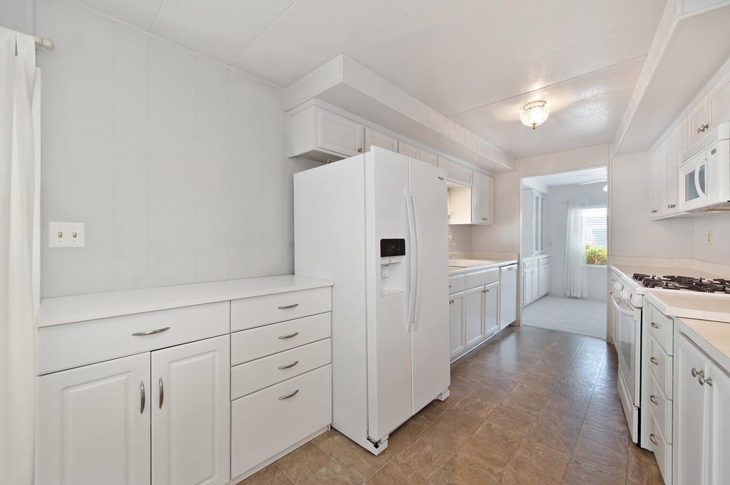 Detail Gallery Image 23 of 46 For 172 Rolling River Ln, Rancho Cordova,  CA 95670 - 2 Beds | 2 Baths