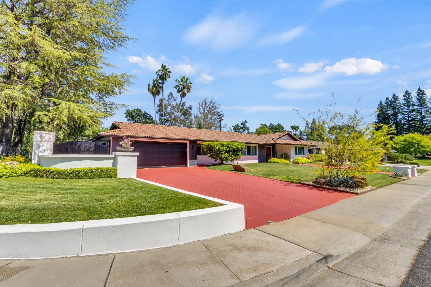 Detail Gallery Image 3 of 94 For 590 Kevington Ct, Sacramento,  CA 95864 - 4 Beds | 3/1 Baths