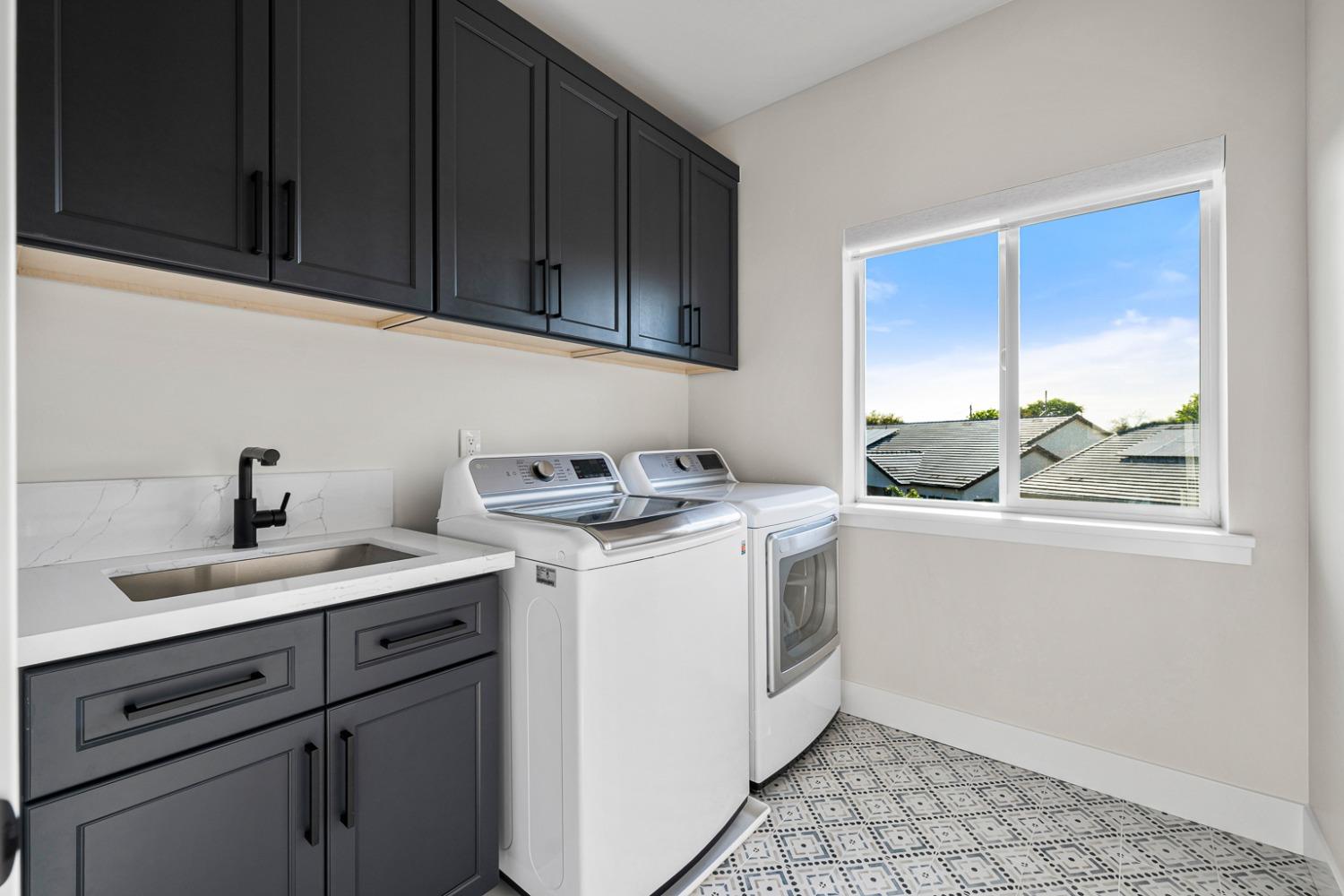 Detail Gallery Image 28 of 51 For 4020 Della Ct, Rocklin,  CA 95677 - 4 Beds | 2/1 Baths