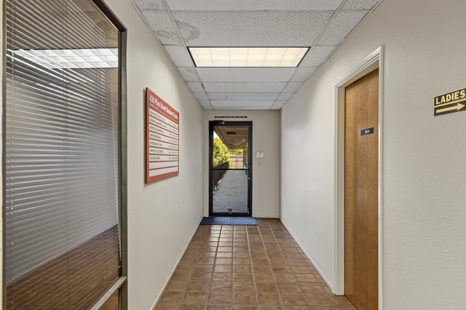 Detail Gallery Image 31 of 33 For 420 W Pine St, Lodi,  CA 95240 - – Beds | – Baths