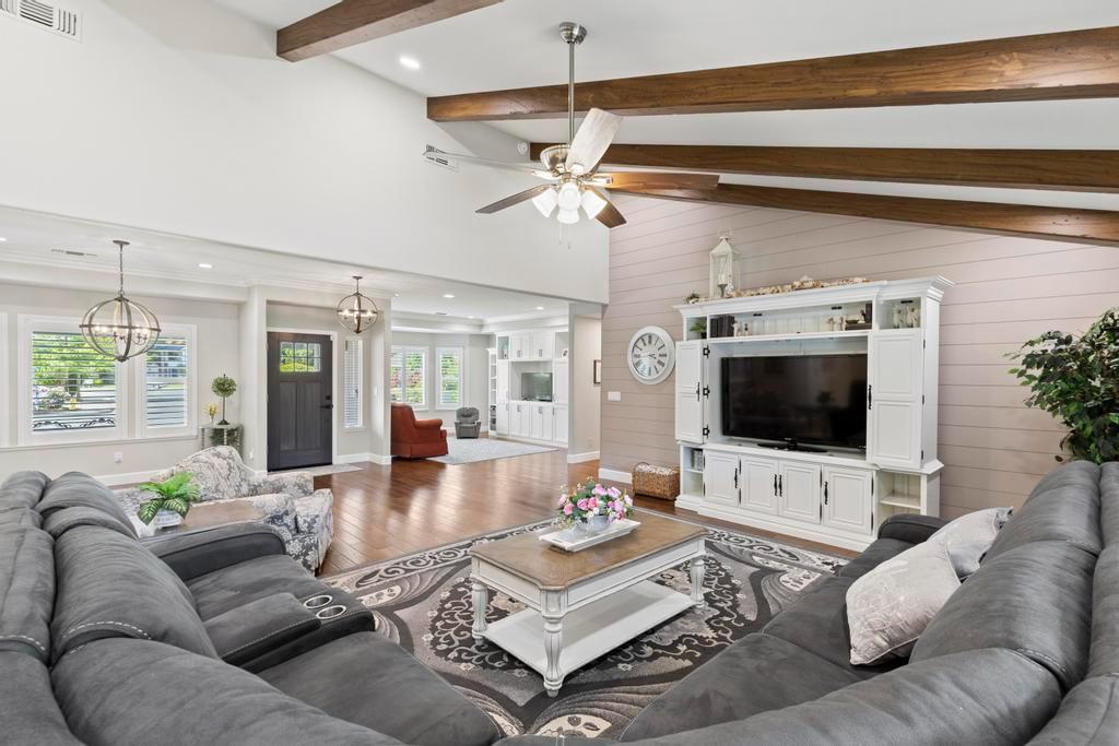 Detail Gallery Image 14 of 80 For 734 Mariner Loop, Yuba City,  CA 95991 - 4 Beds | 3 Baths