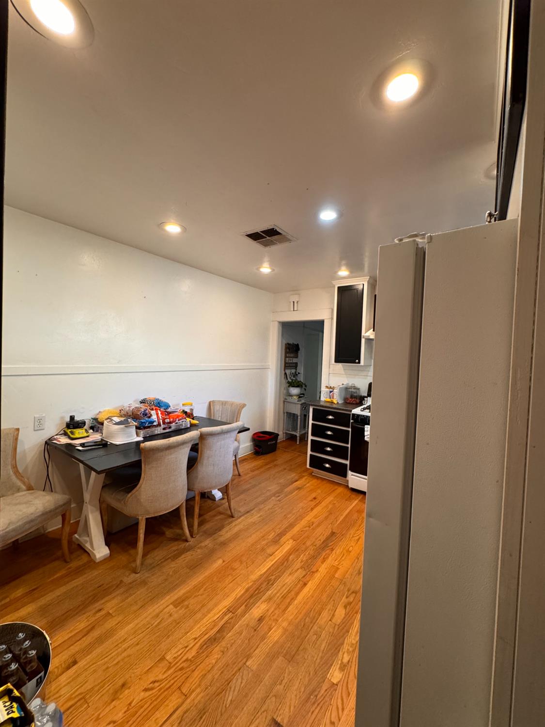Detail Gallery Image 7 of 17 For 306 Maynell Ave, Modesto,  CA 95354 - 2 Beds | 2 Baths