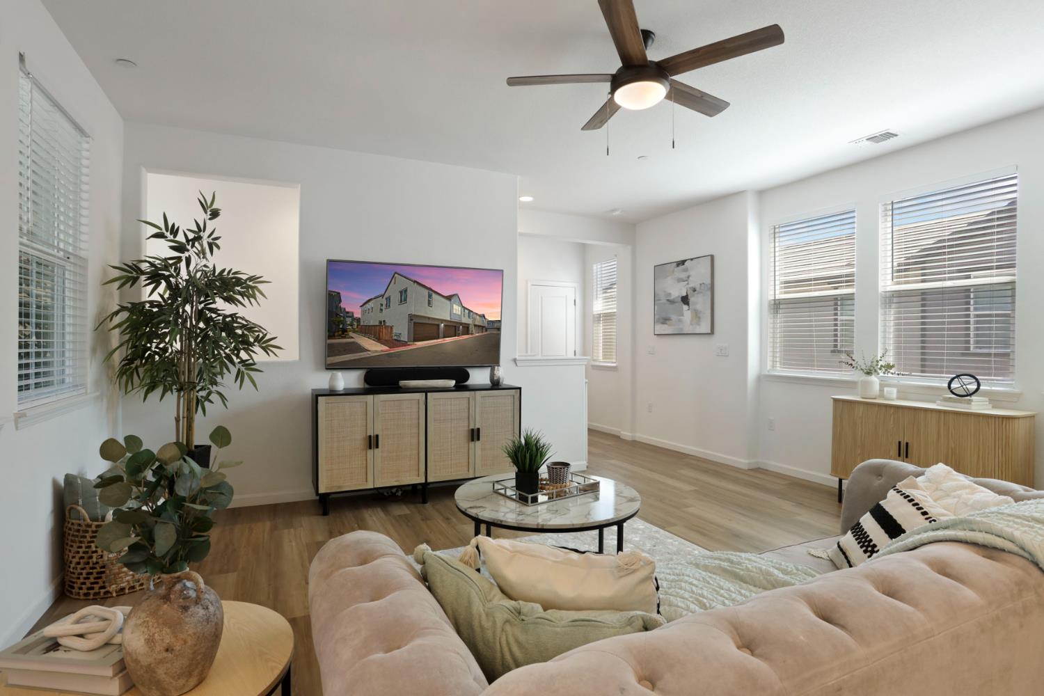 Detail Gallery Image 12 of 54 For 17481 Nightshore Dr, Lathrop,  CA 95330 - 3 Beds | 2 Baths